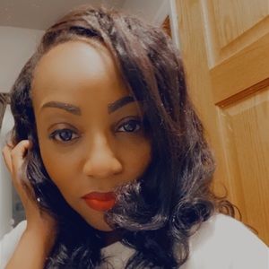 Meet your Posher, Ebony